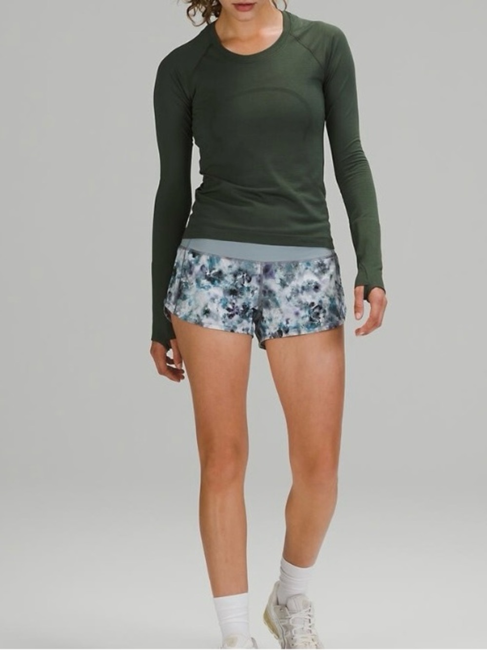 Lululemon Speed Up Short  2.5" Kaleidofloral Blue Size 4